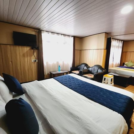 דרג'ילינג Veronica Alpina Mountain View Home מראה חיצוני תמונה