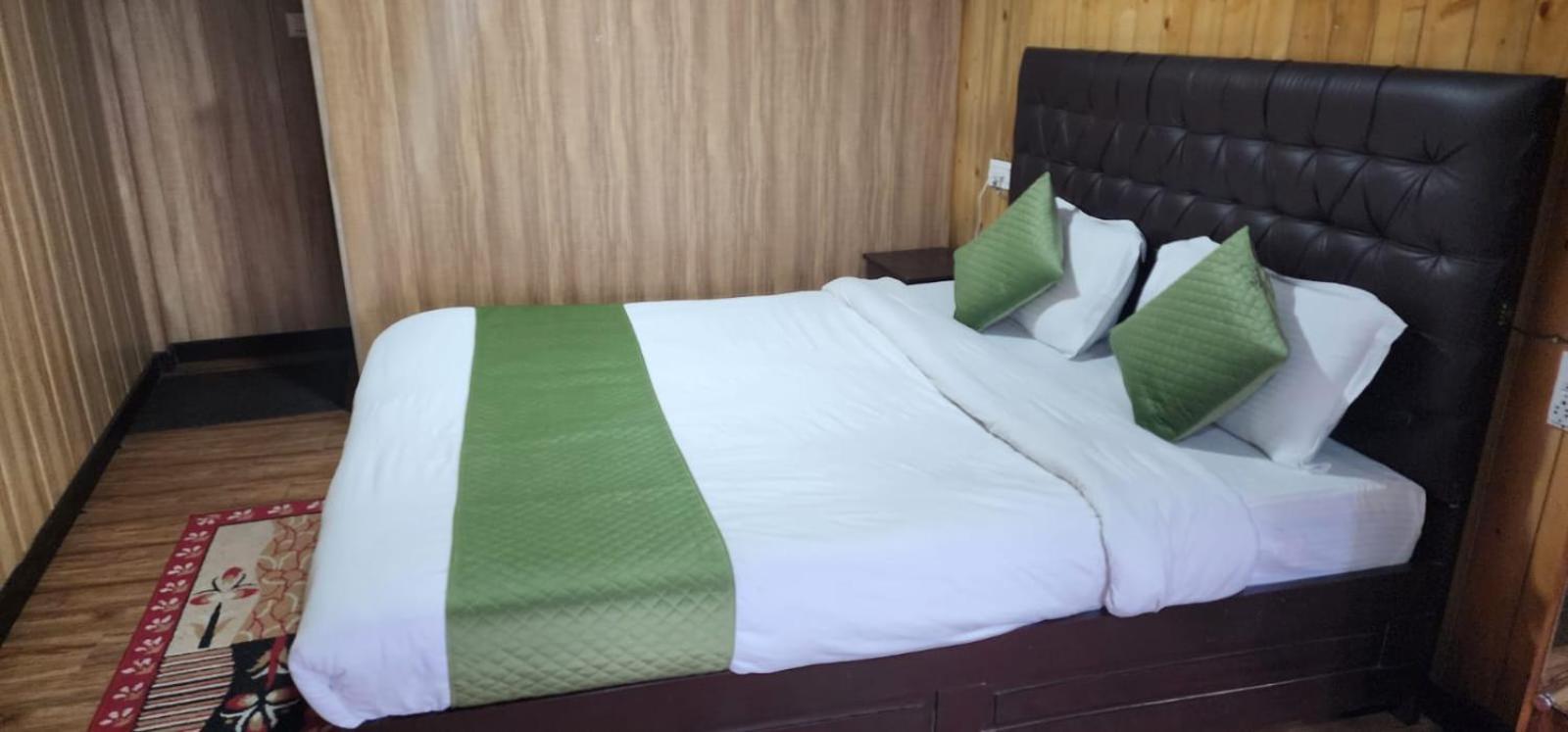 דרג'ילינג Veronica Alpina Mountain View Home מראה חיצוני תמונה